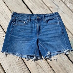 American eagle shorts, size 6, great condition